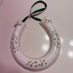 Royal Tara Vintage Fine Bone China Shamrock Horseshoe Lucky Luck of the Irish